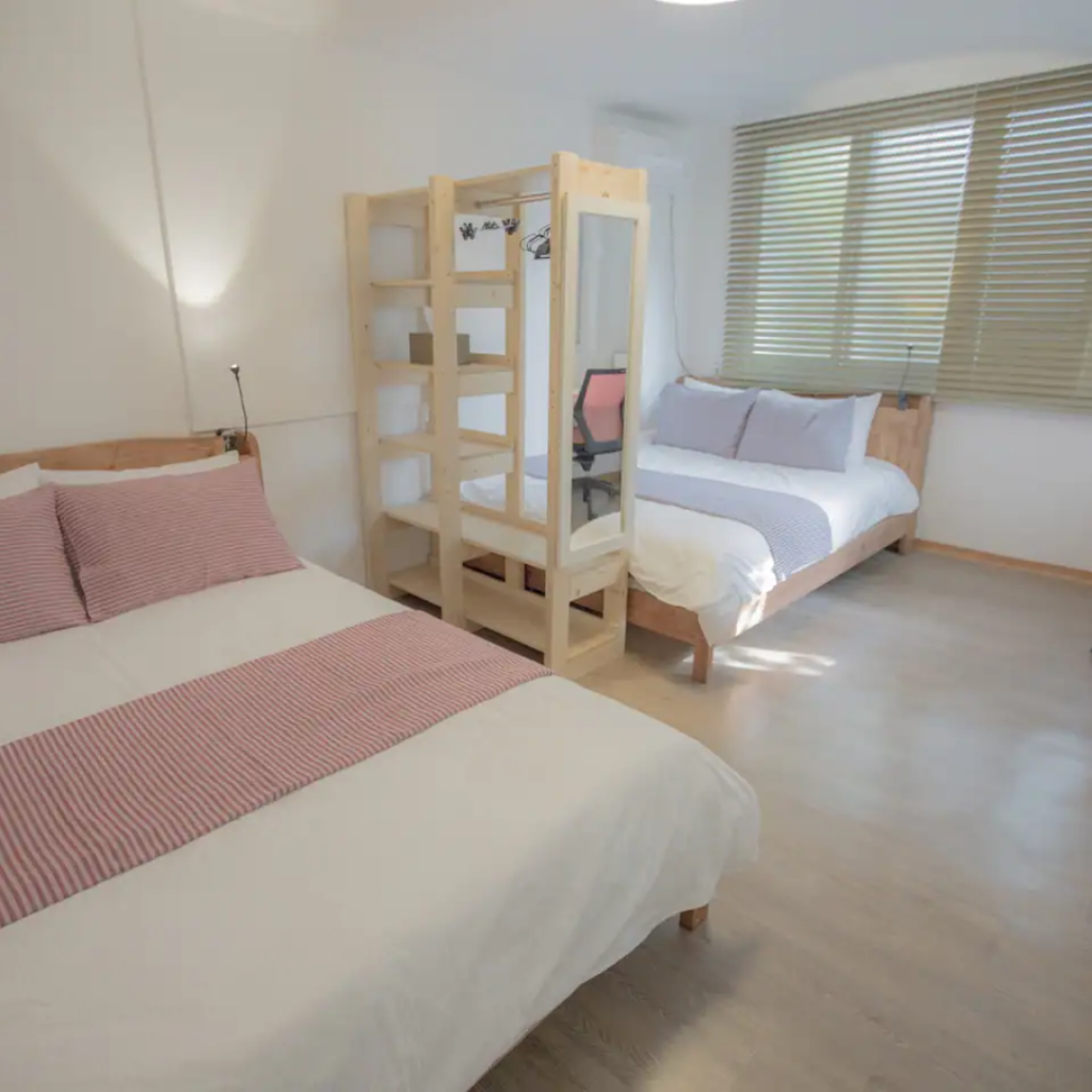 Located just a 5-minute walk from Hongdae Entrance Station - K stay | 케이스테이