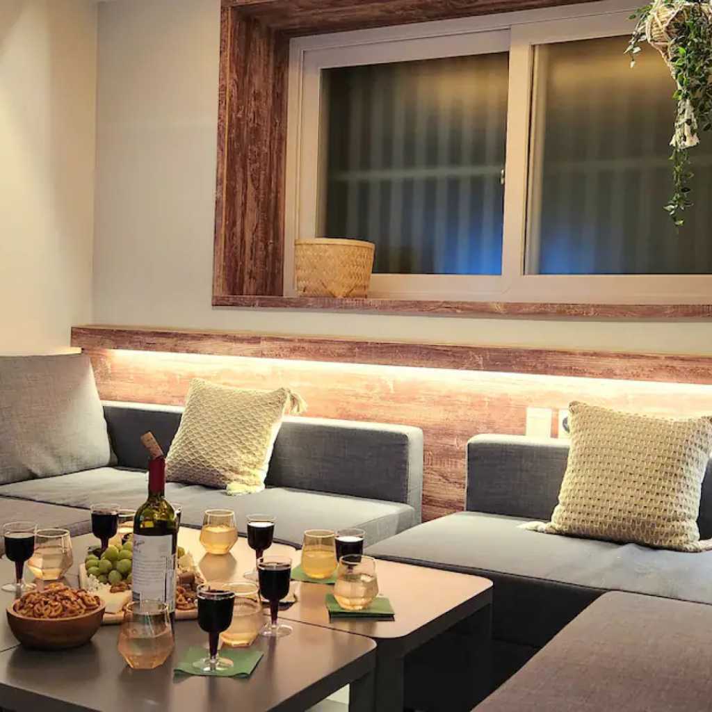 just a 7-minute walk from Hongdae Entrance Station - K stay | 케이스테이